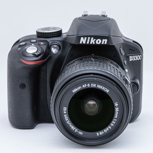 Nikon D3300, AF-S DX 18-55mm F3.5-5.6 G VR II