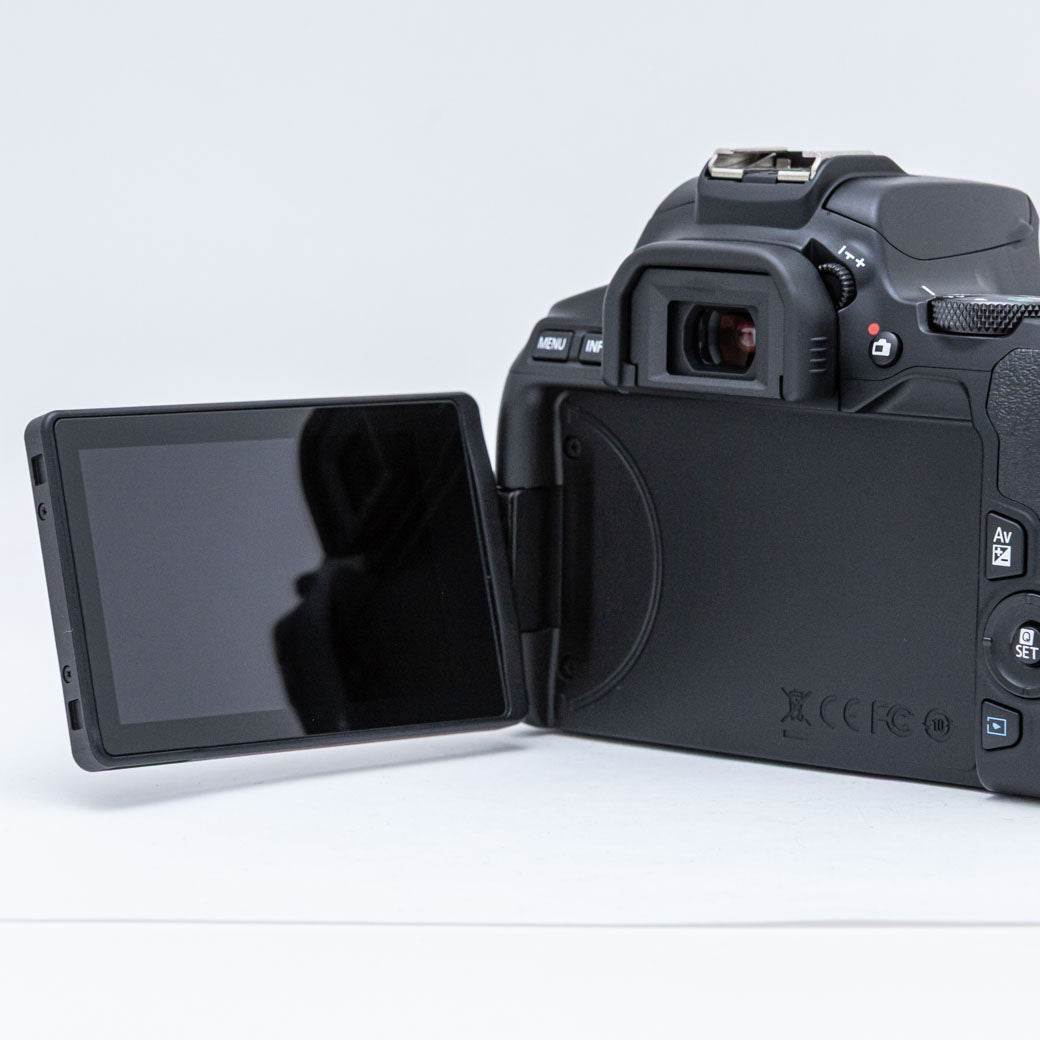 Canon EOS Kiss X10 ブラック, EF-S 18-55mm F4-5.6 IS STM