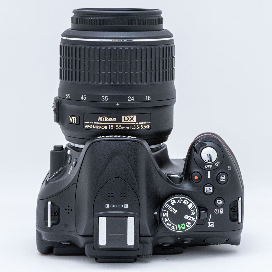 Nikon D5200, AF-S DX 18-55mm F3.5-5.6 VR