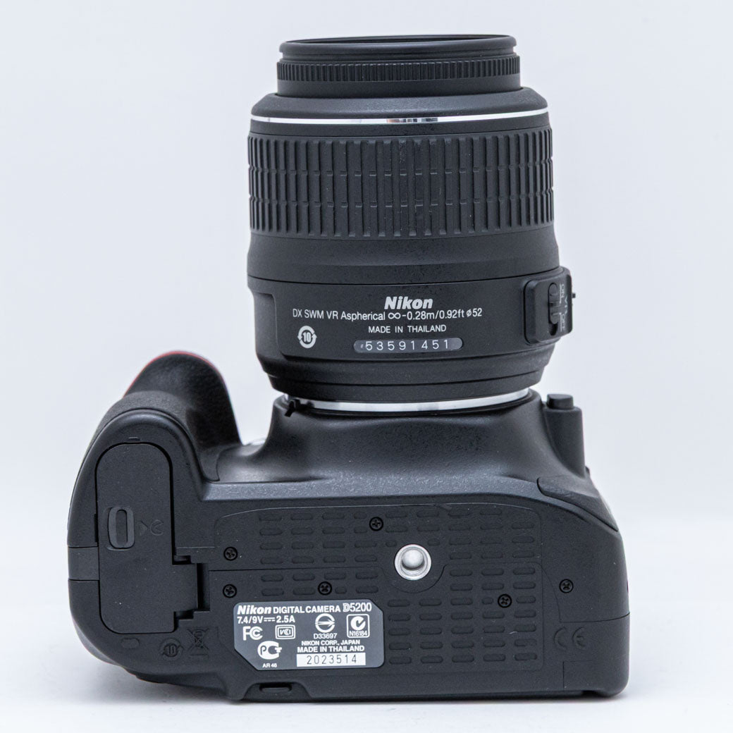 Nikon D5200, AF-S DX 18-55mm F3.5-5.6 VR