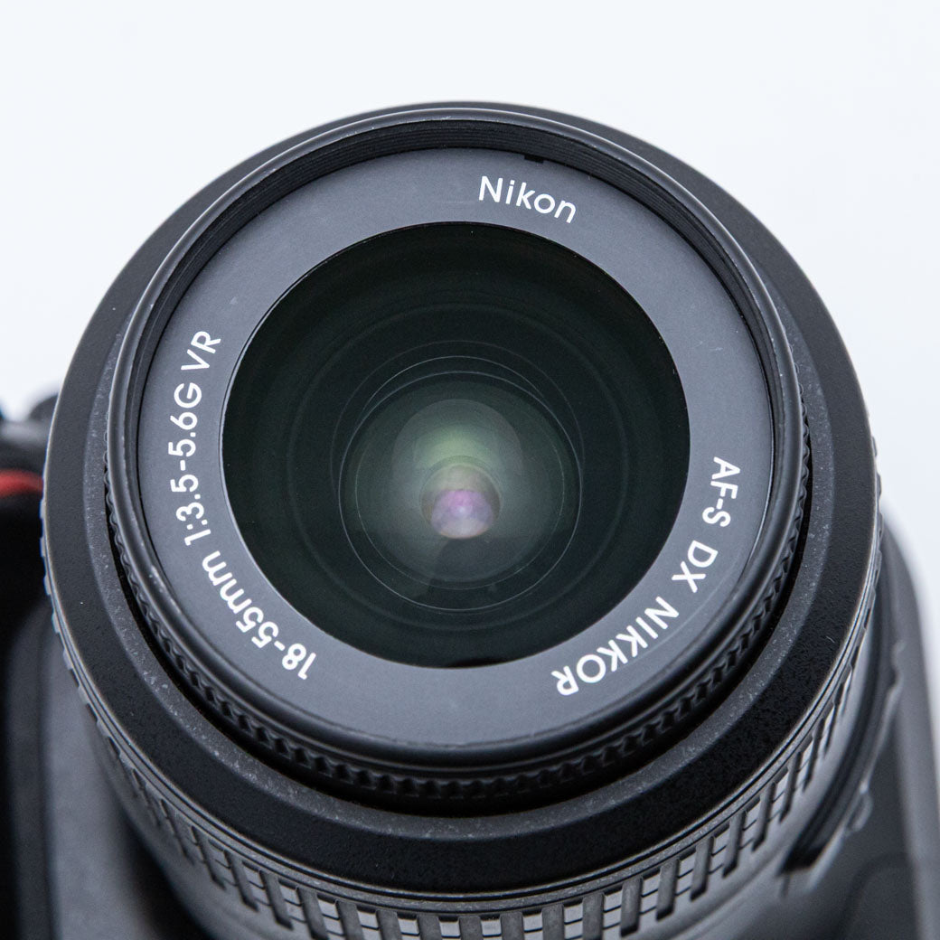Nikon D5200, AF-S DX 18-55mm F3.5-5.6 VR