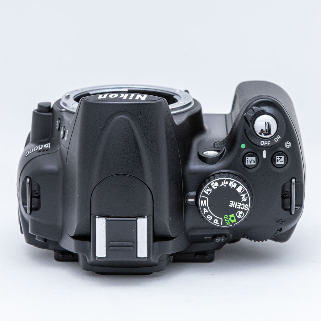 Nikon D5000