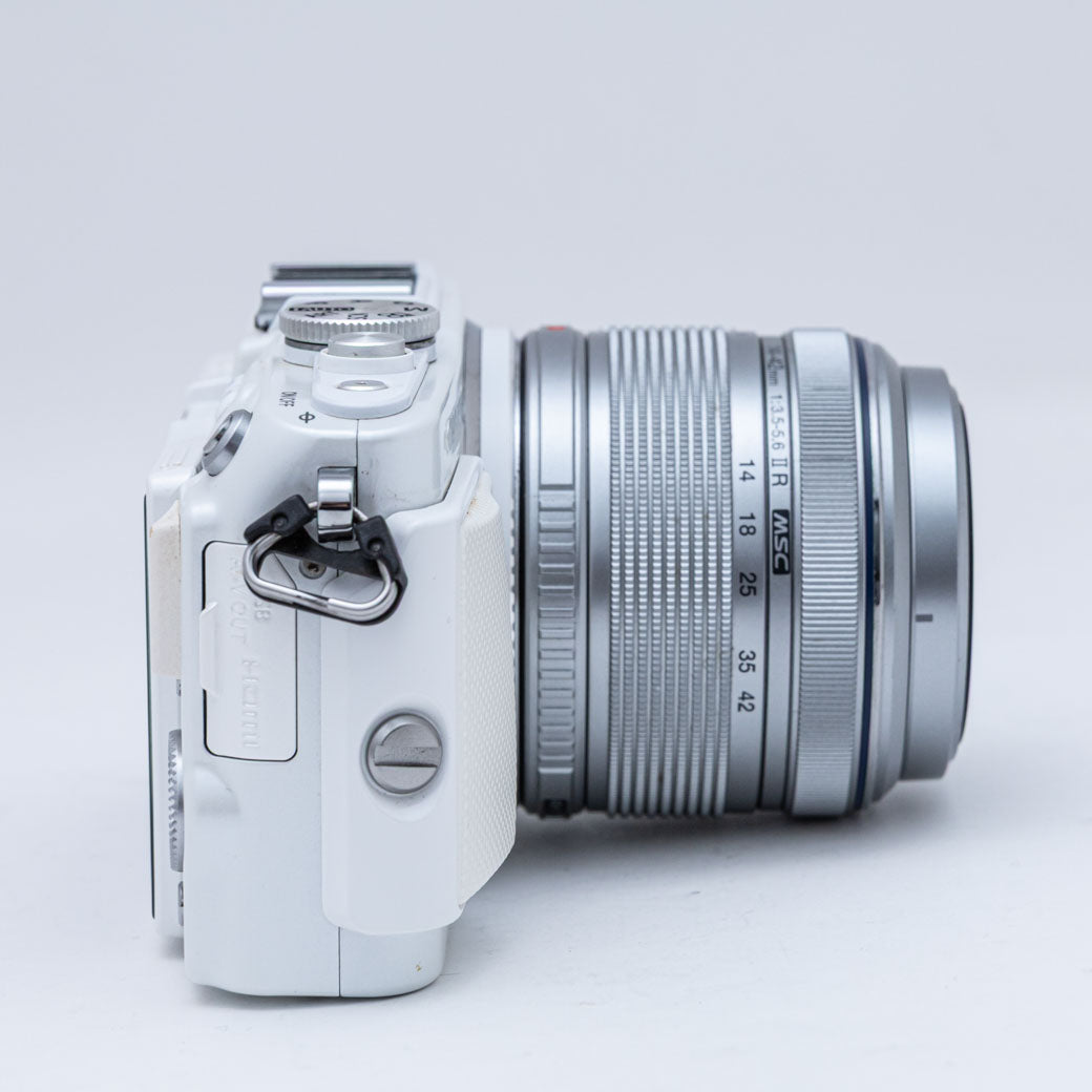 OLYMPUS PEN Lite E-PL6 ホワイト, M.ZUIKO DIGITAL 14-42mm F3.5-5.6 II R