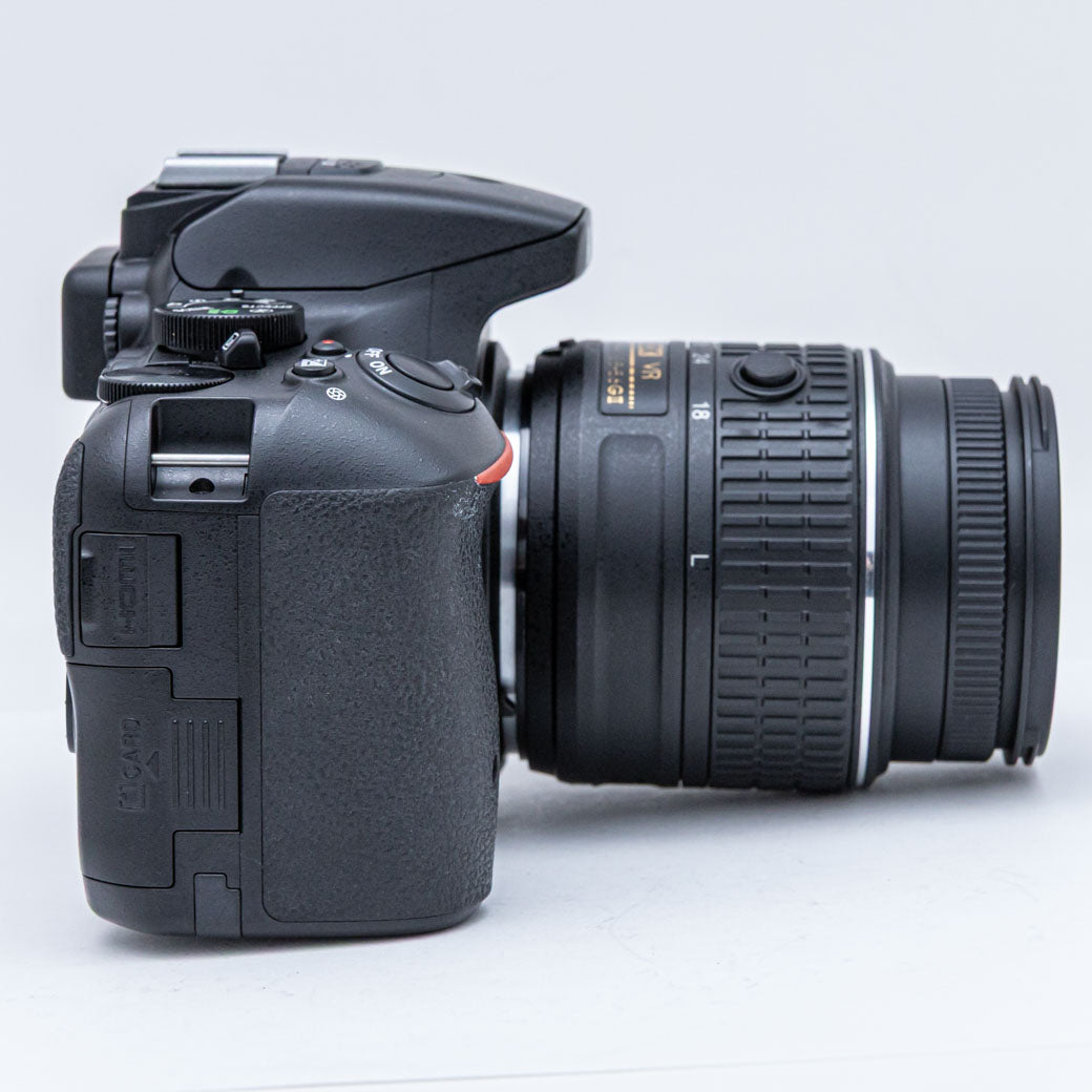 Nikon D5500, AF-S DX 18-55mm F3.5-5.6 G VR II