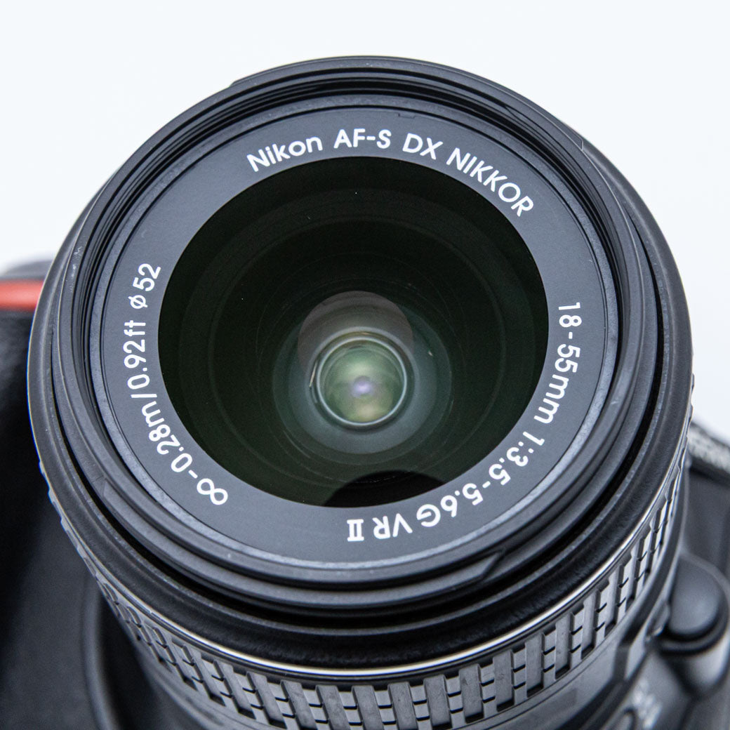 Nikon D5500, AF-S DX 18-55mm F3.5-5.6 G VR II