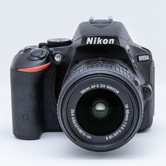Nikon D5500, AF-S DX 18-55mm F3.5-5.6 G VR II