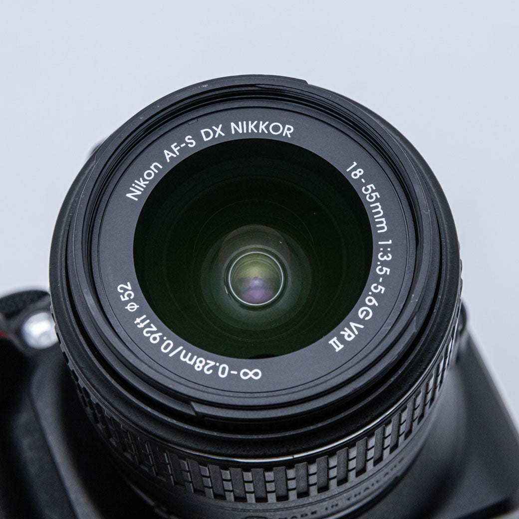 Nikon D3300, AF-S DX 18-55mm F3.5-5.6 G VR II