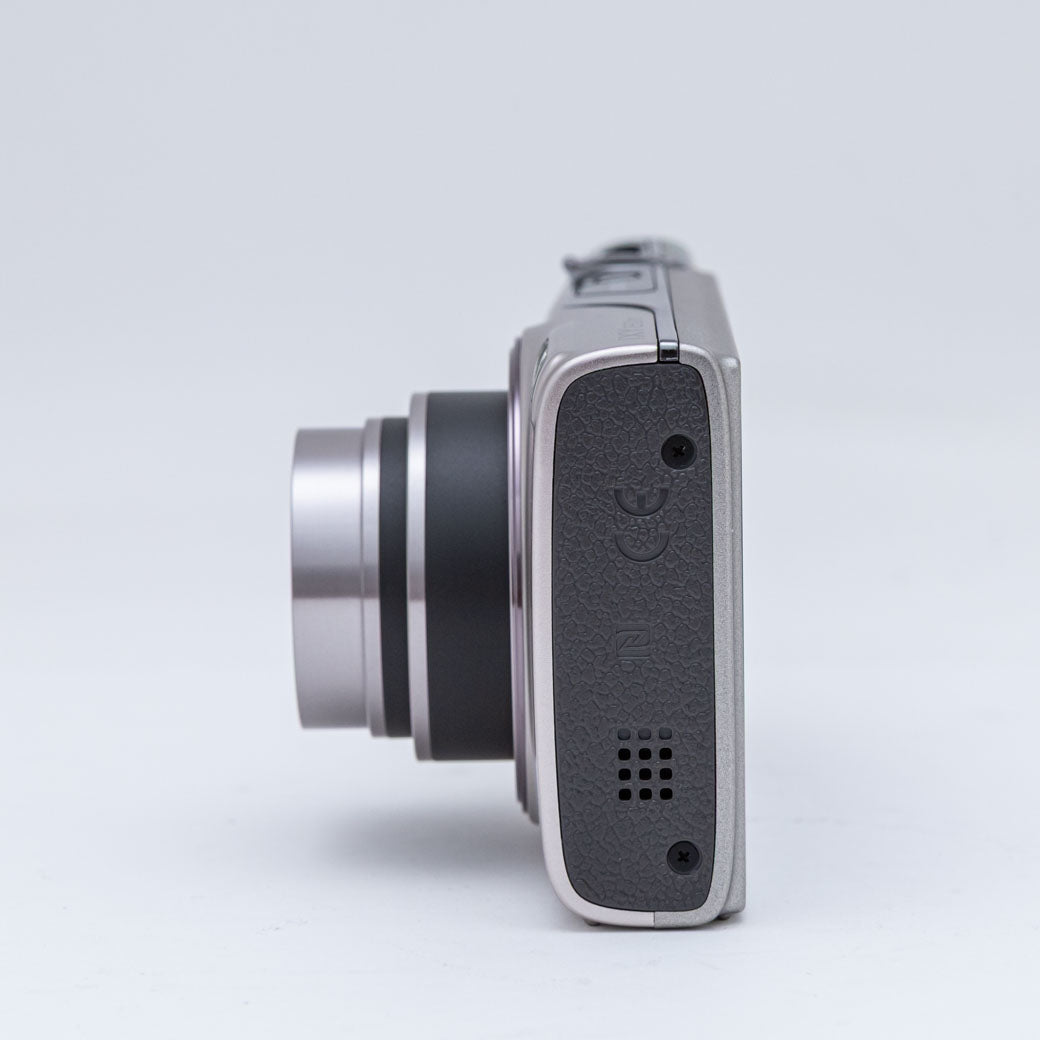 Canon IXY 650 m シルバー